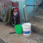 Foto del día: Lluvia para beber, agua contaminada para el día a día