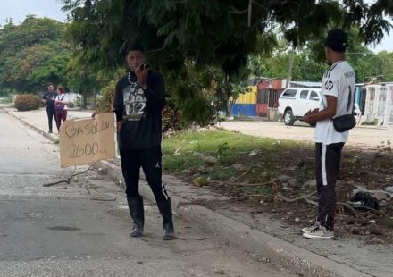 Gasolina: En la Vía Blanca surgen puestos de venta de gasolina