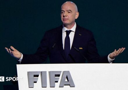 Gianni Infantino: Opponents threaten 'non co-operation' with Fifa