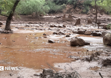Grand Canyon flash flooding sparks search for missing hikers