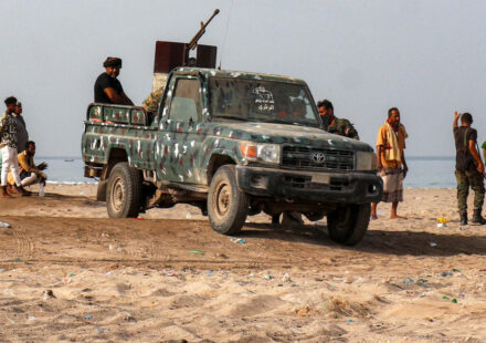 Houthi rebels kill dozens of Saudi-backed Yemeni government forces