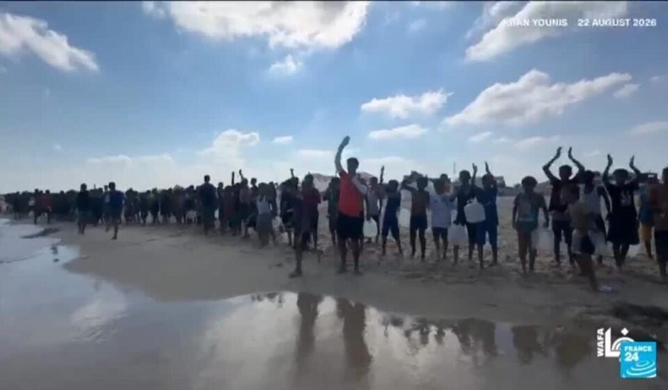 Hundreds of Gaza children join a mass swimming lesson to cope with trauma