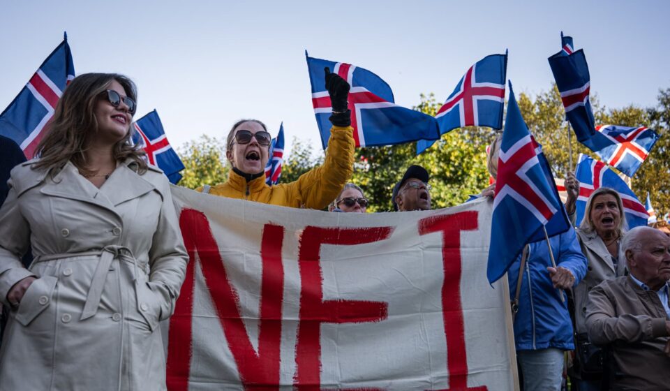 Iceland rejects reopening EU talks in closely fought referendum