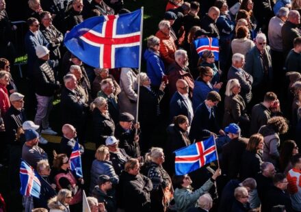 Icelanders vote in referendum on whether to resume EU membership talks