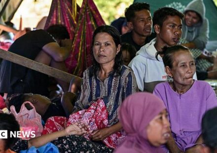 Indonesia earthquake: Aid shortages and fears of starvation as aftershocks continue