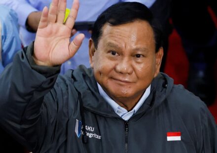 Indonesia's growth ambitions questioned by economists