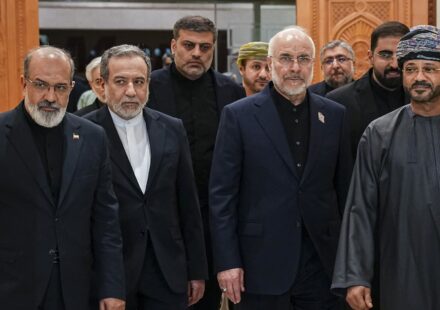 Iran and Oman prep Hormuz deal, U.S. holds off on secondary sanctions
