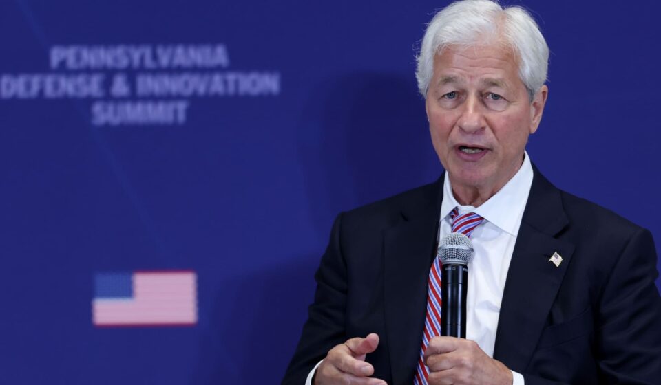 JPMorgan CEO Jamie Dimon: warns of high leverage, market disruption