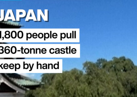 Japan: 1,800 people pull 360-tonne Hirosaki Castle keep by hand