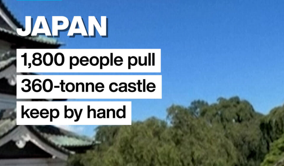 Japan: 1,800 people pull 360-tonne Hirosaki Castle keep by hand