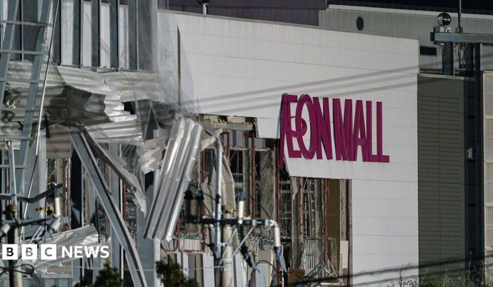 Japan earthquake: Two workers killed in Aeon Mall blast after re-entering on boss' order