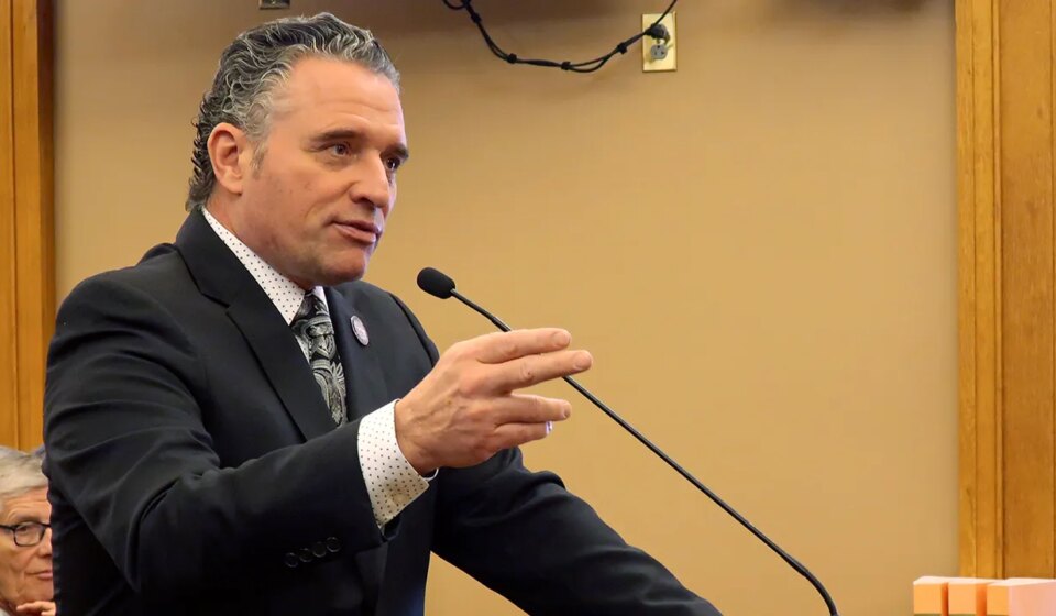 Kansas governor primary selects GOP candidate seeking to reclaim seat from Dems