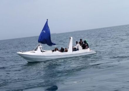 La Marina mexicana localiza la lancha con 19 balseros cubanos extraviados desde la semana pasada