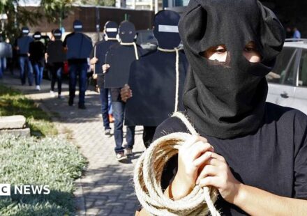 Lebanon parliament votes to abolish death penalty