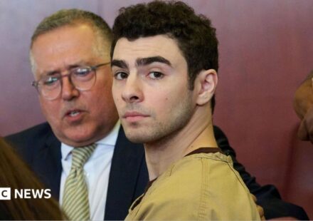 Luigi Mangione appears in court as questions in case remain ahead of murder trial