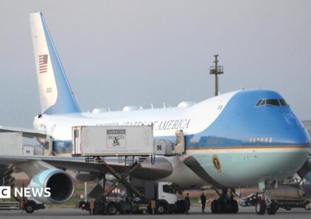 Members of Trump's cabinet remained on decoy plane, after Trump's quiet exit