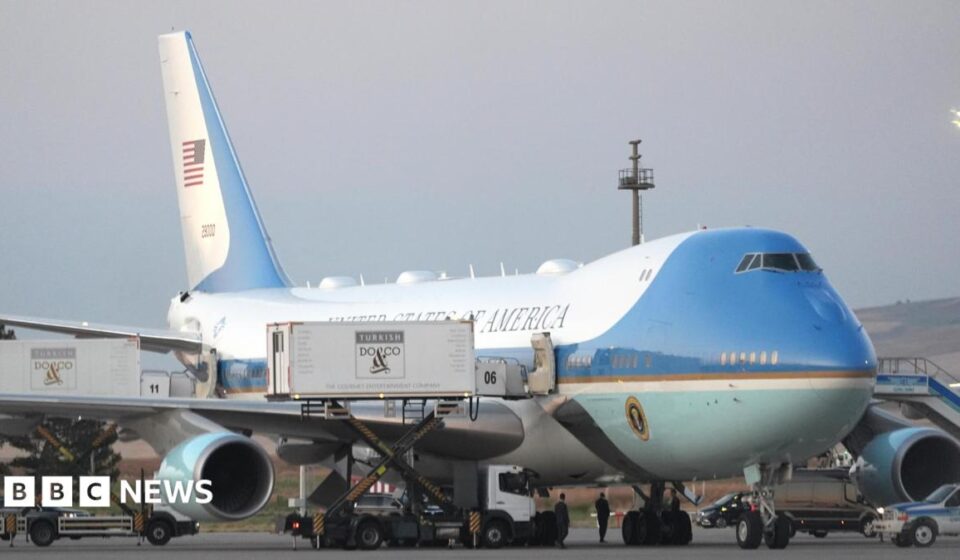 Members of Trump's cabinet remained on decoy plane, after Trump's quiet exit