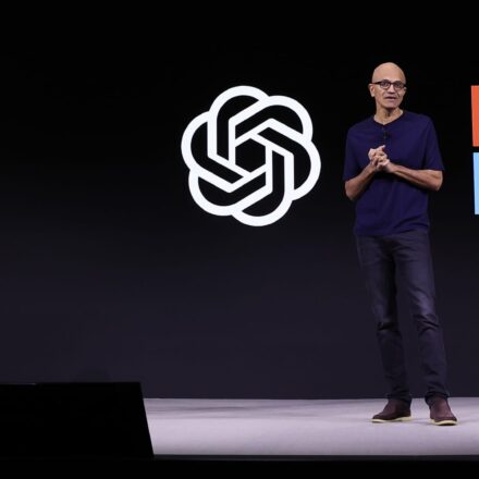 Microsoft Outlook and OpenAI's ChatGPT Work experience outages