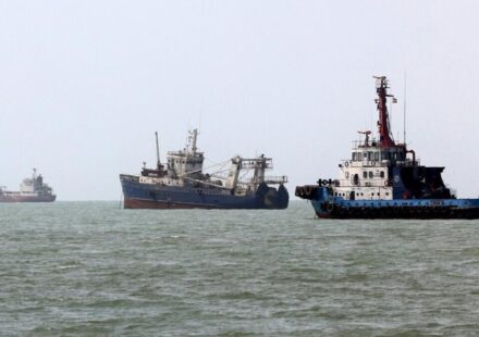 Middle East live: Hormuz shipping traffic falls as Iran-US talks stall