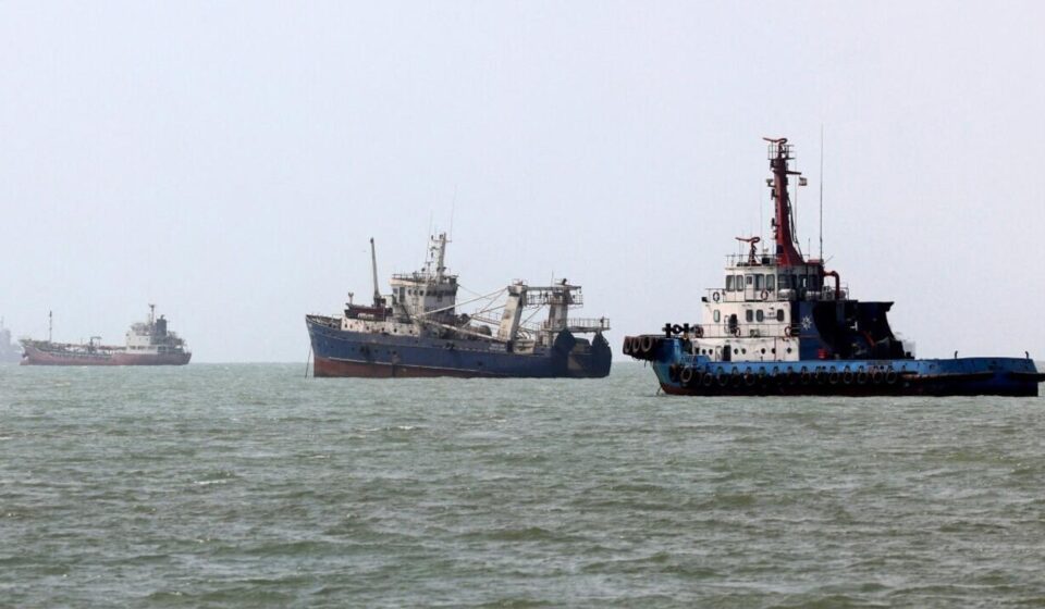 Middle East live: Hormuz shipping traffic falls as Iran-US talks stall