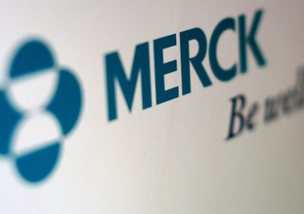 Moderna, Merck cancer vaccine shows initial late-stage melanoma data