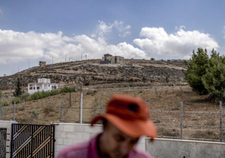 More than 100 former French and UK diplomats urge action against Israeli settlement policies