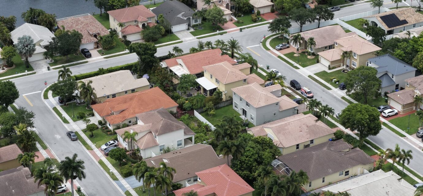 Mortgage demand stalls along with interest rates