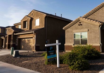Mortgage rates hit highest level in 3 weeks, weakening demand further