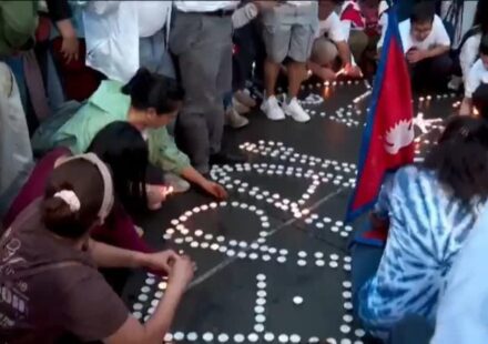Nepal: Families cling to hope as nearly 1,000 remain missing