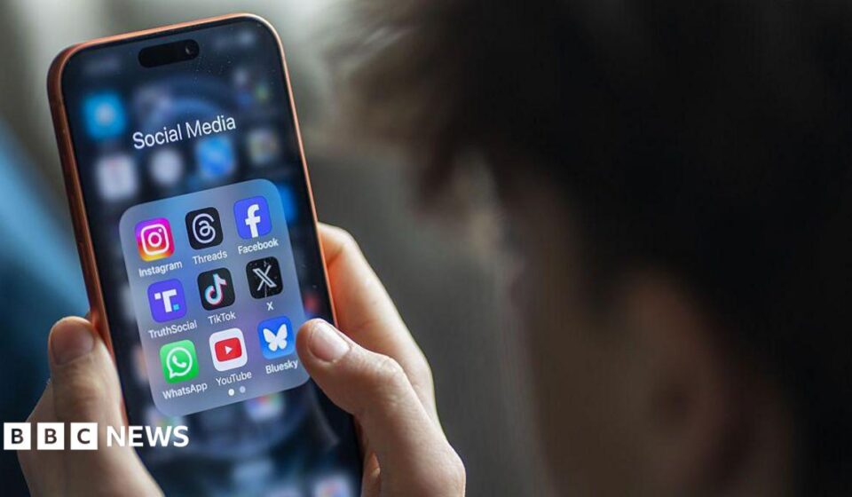 New Zealand moves to ban children under 16 from social media