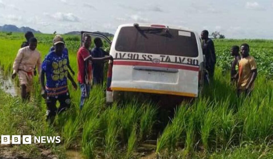 Nigerian army says it rescued 33 people kidnapped by gunmen