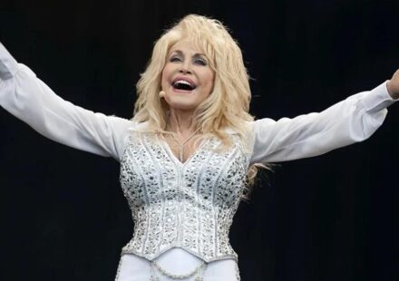 Obituario: Dolly Parton, la voz que llevó el country al mundo e hizo de la lectura su mayor legado