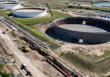 Oil in U.S. Strategic Petroleum Reserve falls below 300 million barrels, lowest since 1983