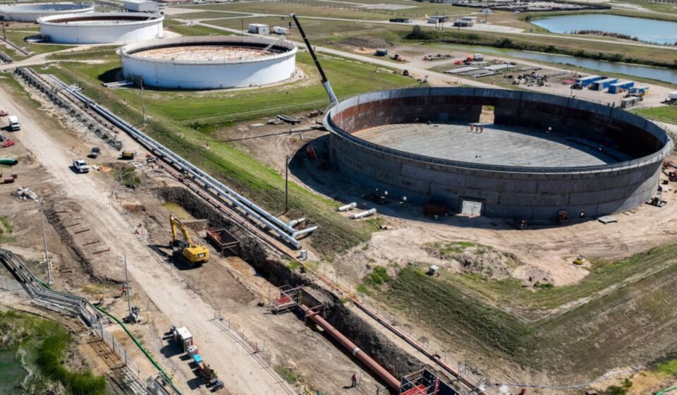 Oil in U.S. Strategic Petroleum Reserve falls below 300 million barrels, lowest since 1983
