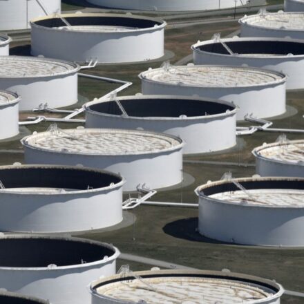 Oil rises as Iran rules out MoU extension, threatens to escalate