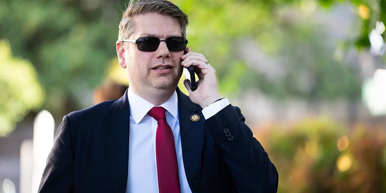 One-term Alaska congressman heads to general against 3 challengers