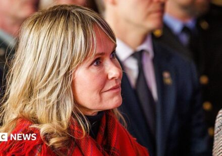 Oslo mayor cancels own wedding after death of Norway's king