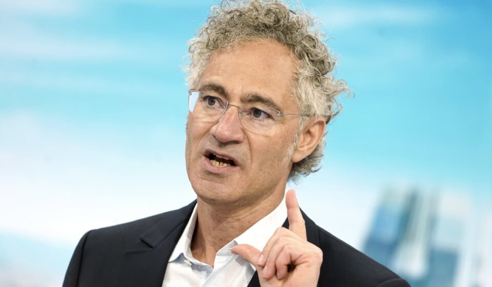 Palantir stock rises 30% on soaring commercial revenue, AI sovereignty