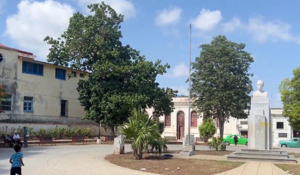 Profanación: La Policía busca los autores de la destrucción de un busto de Martí en La Habana