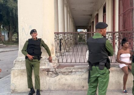 Represión: Despliegan a militares en los puntos señalados por los asaltos en Guanabacoa