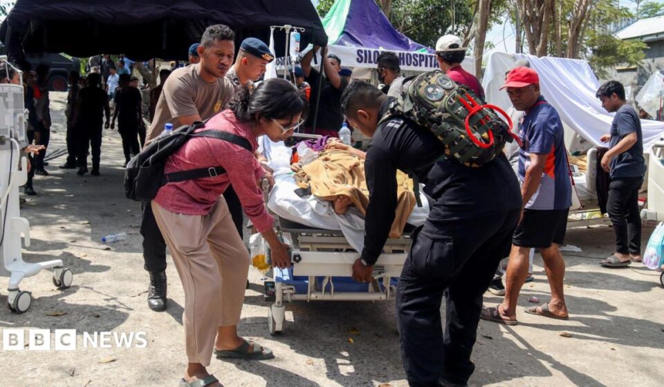 Rescuers search for survivors of powerful Indonesia earthquake