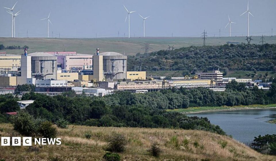 Romania shuts only nuclear plant as heat causes drop in Danube River level