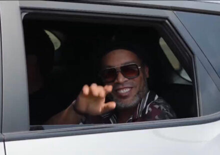 Ronaldinho returns in search of 'beautiful' 300th goal