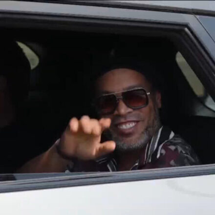 Ronaldinho returns in search of 'beautiful' 300th goal