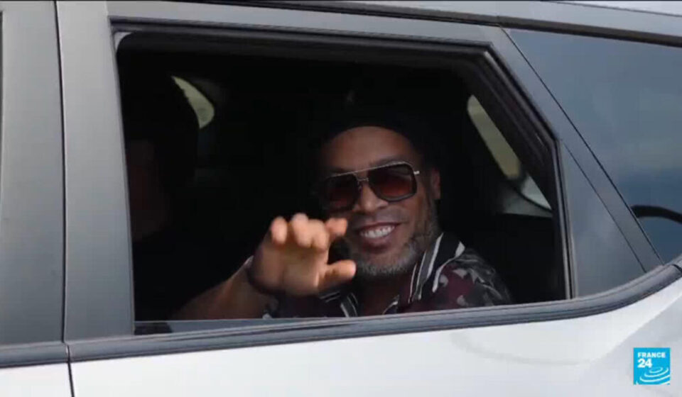 Ronaldinho returns in search of 'beautiful' 300th goal