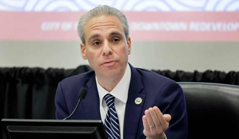 Scott Singer leans in against Dems' 'anti-Israel wing' to flip a House seat