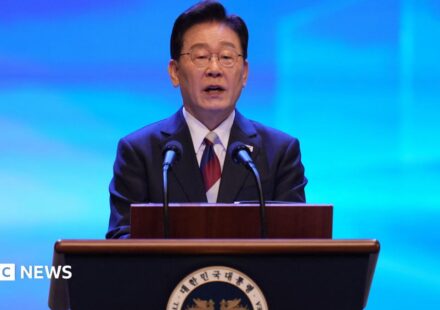 South Korea proposes talks to officially end war with North
