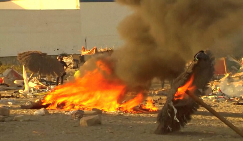Spanish government urges calm after Ceuta anti-migrant protesters clash with police