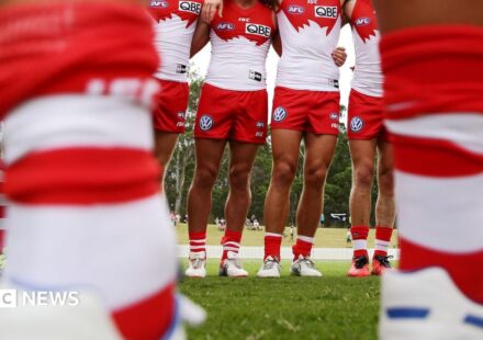 Sydney Swans: Aussie rules players referred to police as detectives investigate sexual assault