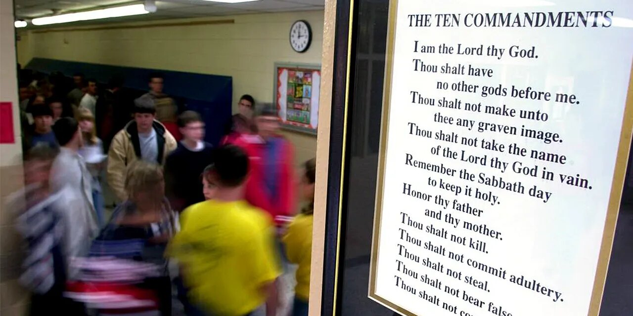 Texas mom supports Ten Commandments in public schools amid ACLU suit